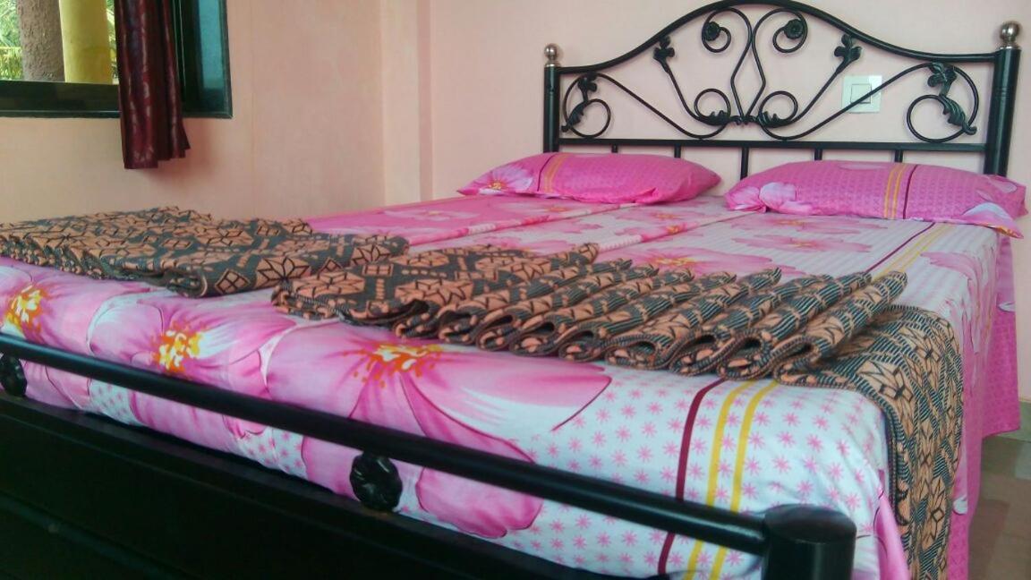 Saguntara Beach Homestay Vengurla Luaran gambar